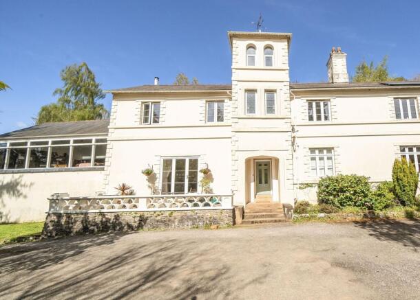5 bed property, in Nr Buckfastleigh, £799,950