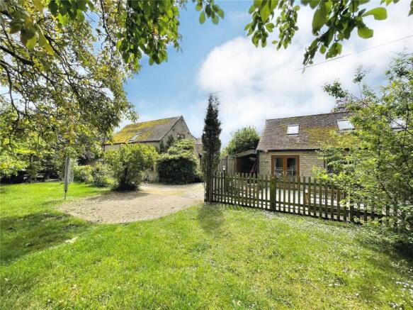 3 bed property, in Ampney Crucis, £1,150,000