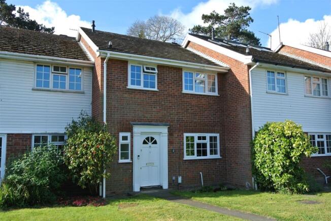 3 bed property, in Englehurst, £485,000