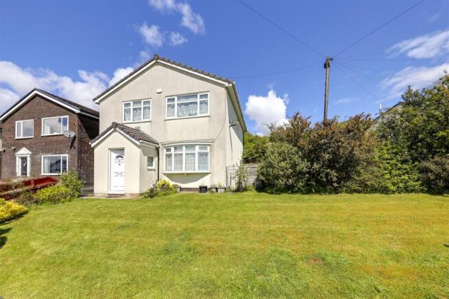 4 bed property, in Ronaldsway Close, £280,000
