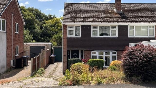 3 bed property, in Goldhurst Drive, £230,000