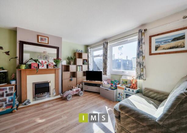 3 bed property, in Birch Road, £220,000