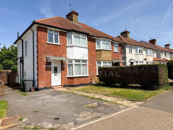 3 bed property, in Deans Way, £575,000
