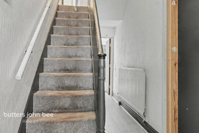 4 bed property, in Bucknall New Road Stoke-On-Trent ST1 2BG, £170,000