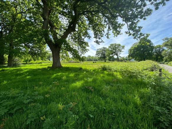 Land, in Approx. 5.29 of land, £90,000