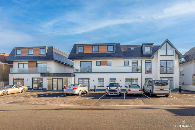 1 bed property, in Mary Bowes Terrace, £240,000