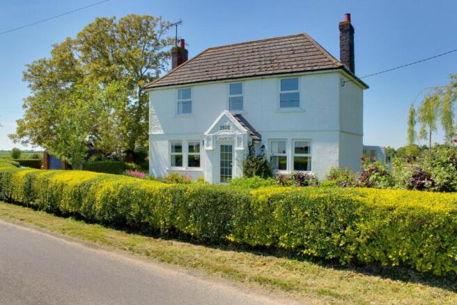 4 bed property, in Mill Lane, £650,000