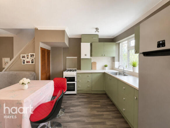 2 bed property, in Fredora Avenue, £440,000