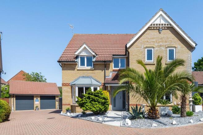 4 bed property, in Ullswater, £450,000