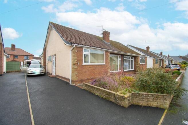 2 bed property, in Ambleside Close, £240,000