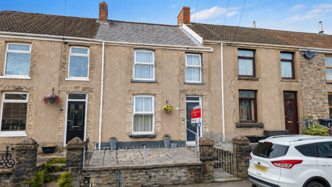 3 bed property, in Cadoxton Terrace, £170,000