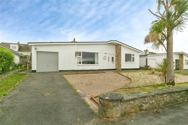 3 bed property, in Bay View Road, £450,000