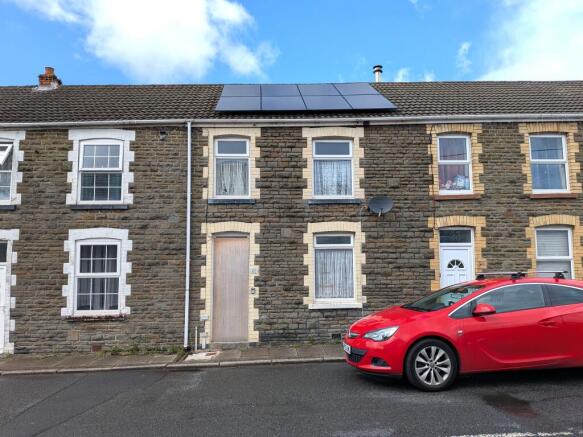 3 bed property, in Mary Street, £80,000
