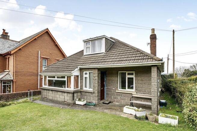 3 bed property, in Exeter Road, £225,000