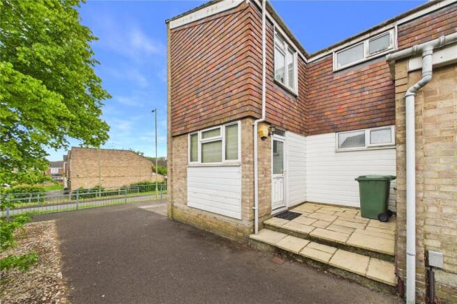 3 bed property, in Martin Close, £260,000
