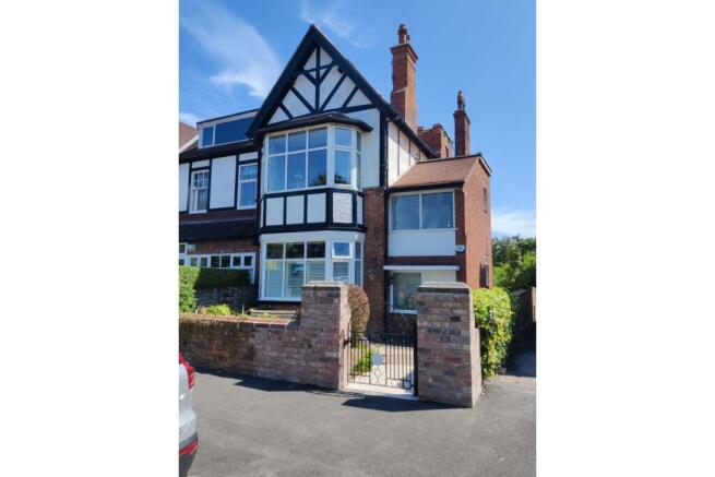 4 bed property, in Holbeck Road, £240,000