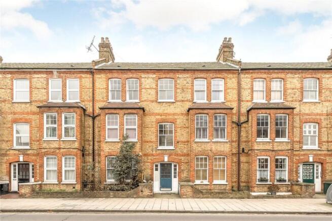 2 bed property, in Queenstown Road, £500,000