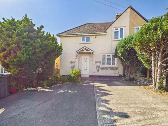 3 bed property, in Paganhill Estate, £280,000