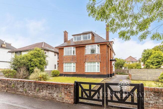 3 bed property, in Dingle Road, £325,000