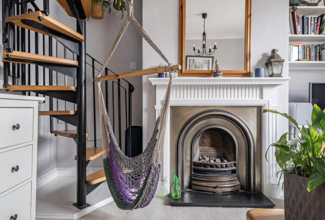 1 bed property, in Upper Belmont Road, £310,000