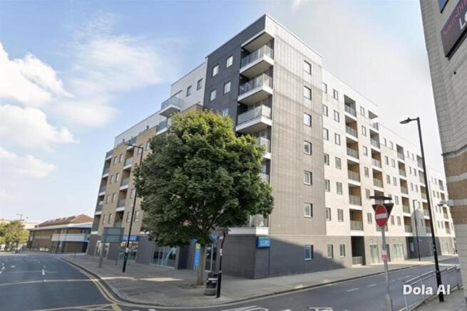 2 bed property, in Redvers Road, £499,995