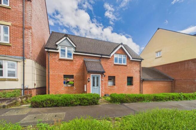 1 bed property, in Eagle Way, £230,000