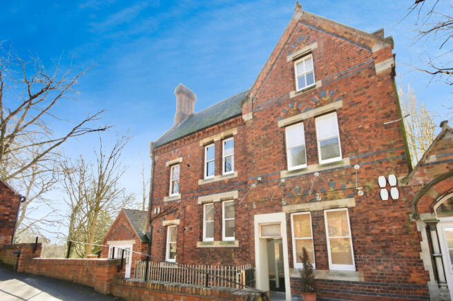 1 bed property, in Lindum Terrace, £235,000