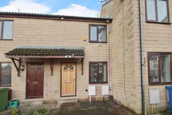2 bed property, in Holland Road, £120,000