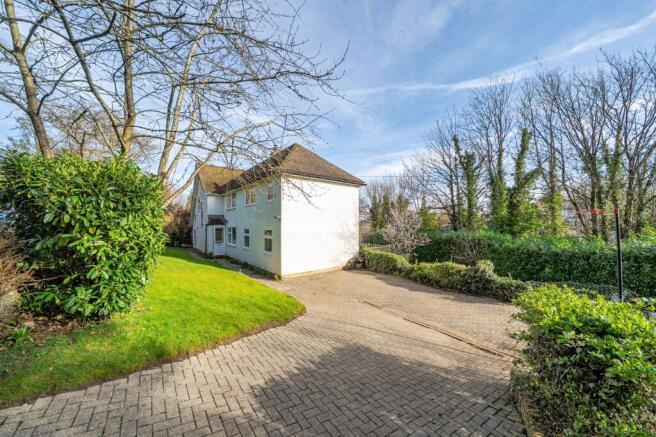 4 bed property, in Lunghurst Road, £1,200,000