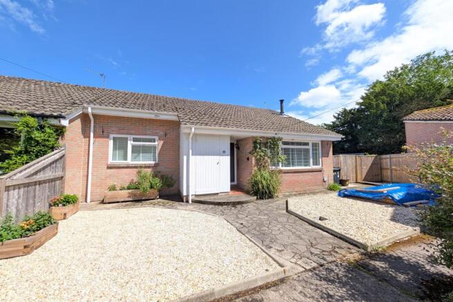 2 bed property, in Shroton / Iwerne Courtney, £315,000