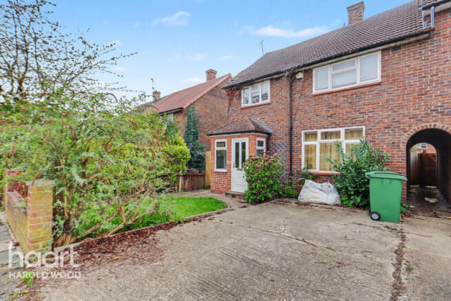 3 bed property, in North Hill Drive, £450,000