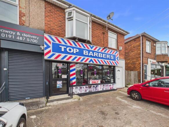 2 bed property, in Southend Terrace, £90,000