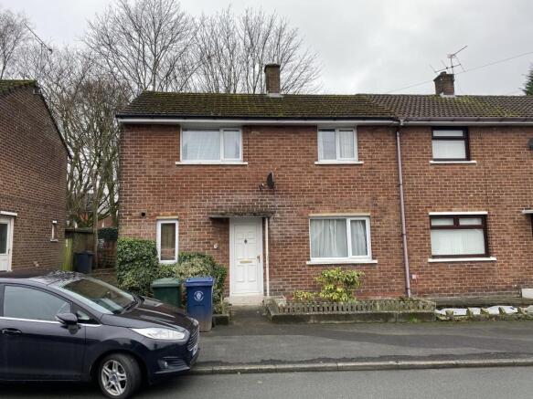 2 bed property, in 9 Oak Crescent, £30,000