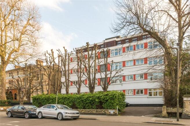 Studio, in Shelburne Court, £250,000