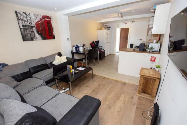 6 bed property, in Heeley Road, £525,000