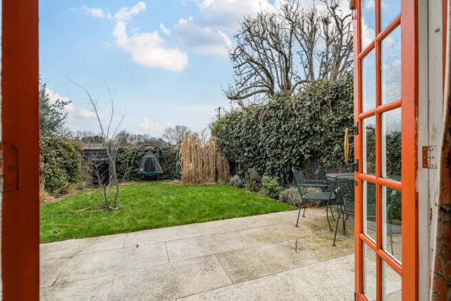 3 bed property, in Fairfield Grove, £775,000
