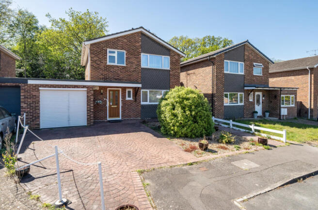 3 bed property, in Whistley Close, £500,000