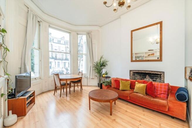 2 bed property, in Sutherland Avenue, £575,000