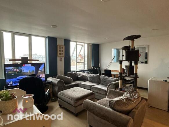 2 bed property, in North House, £60,000