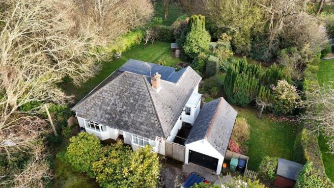 3 bed property, in Eatenden Lane, £500,000