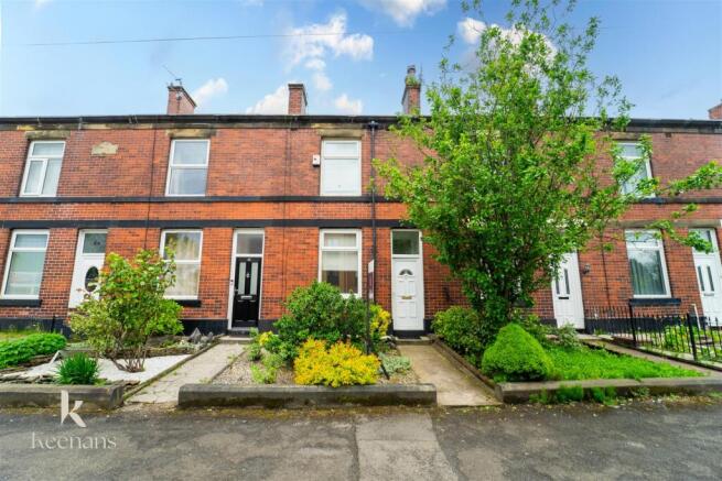 2 bed property, in Millett Street, £175,000