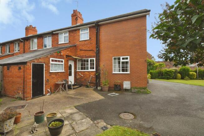 3 bed property, in Thorpe Road, £180,000