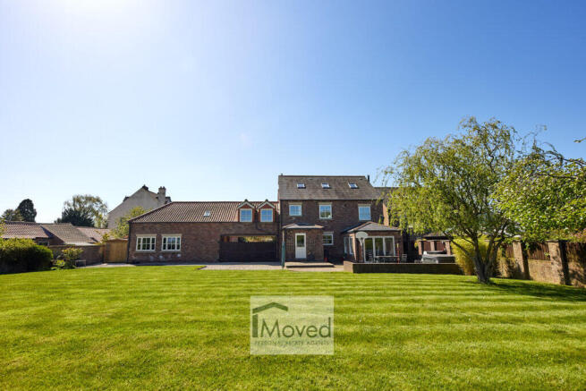 6 bed property, in The Poachers, £750,000