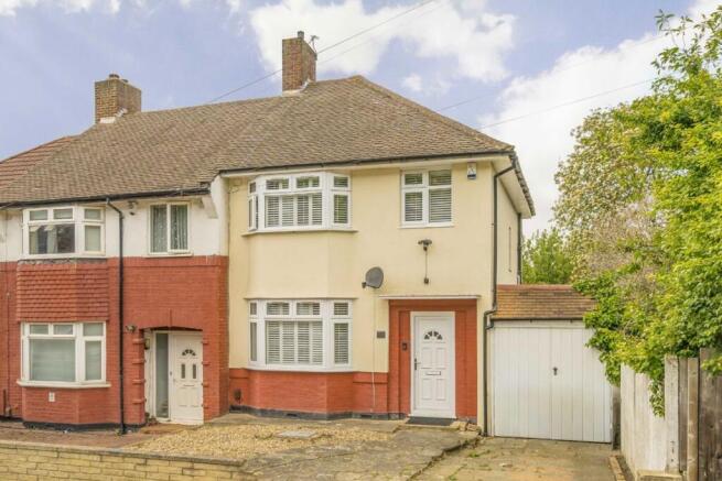 4 bed property, in Berryhill, £650,000