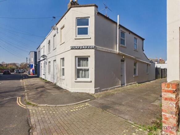 2 bed property, in St. Pauls Road, £280,000
