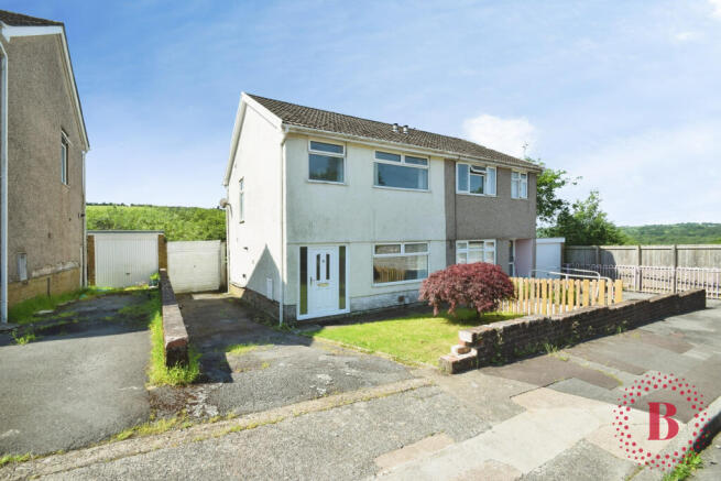 3 bed property, in Sardis Close, £210,000