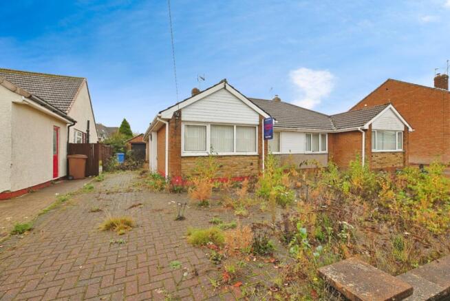 2 bed property, in Beech Road, £200,000