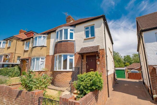 3 bed property, in Coronation Road, £425,000
