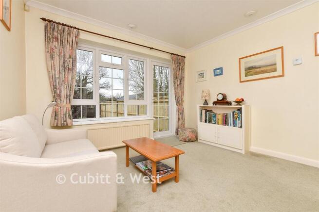 2 bed property, in Walton On The Hill, £450,000