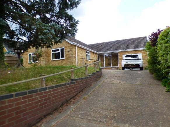 3 bed property, in Station Hill, £325,000